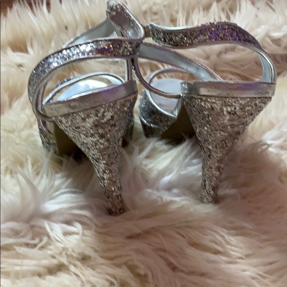 Silver sparkling heels - Picture 4 of 4